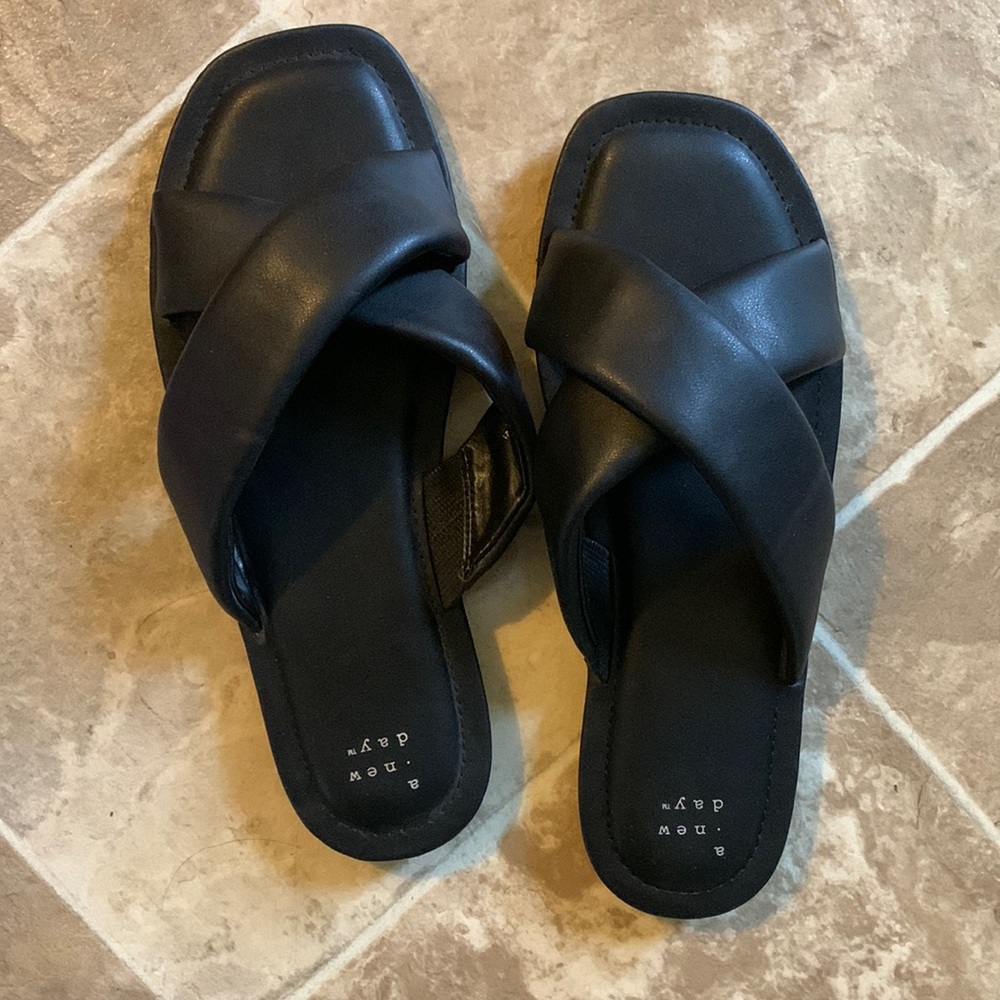 size 9 slide sandals